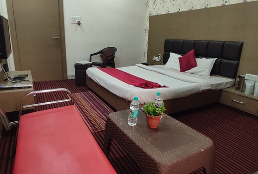 hotel chandranarayan