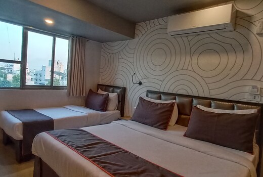 Hotel Maan Residency