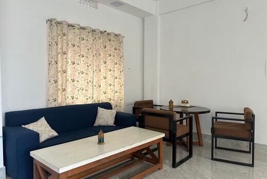 Lilypad Homestay - Cozy 2BHK Private Apartment