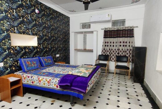 Padmlaxmi Guest house