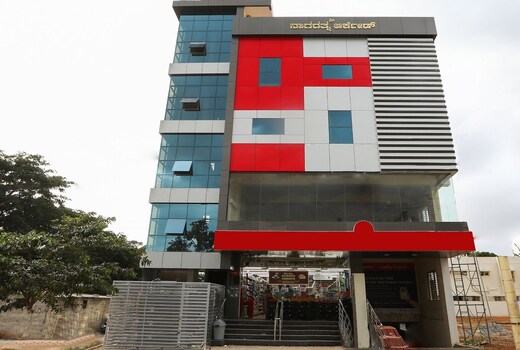 Hotel Suvarna Suites