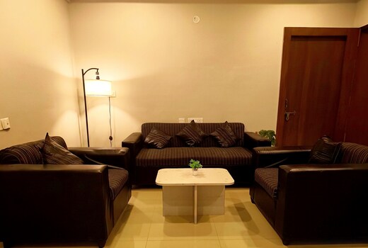 Cozy aur Convenient 2BHK