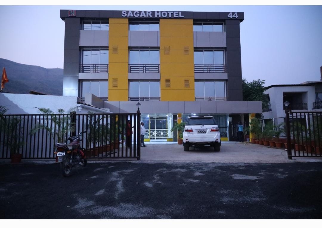 Sagar Hotel Veg Restaurant and Lodging