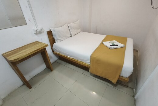 SHRI LODGING