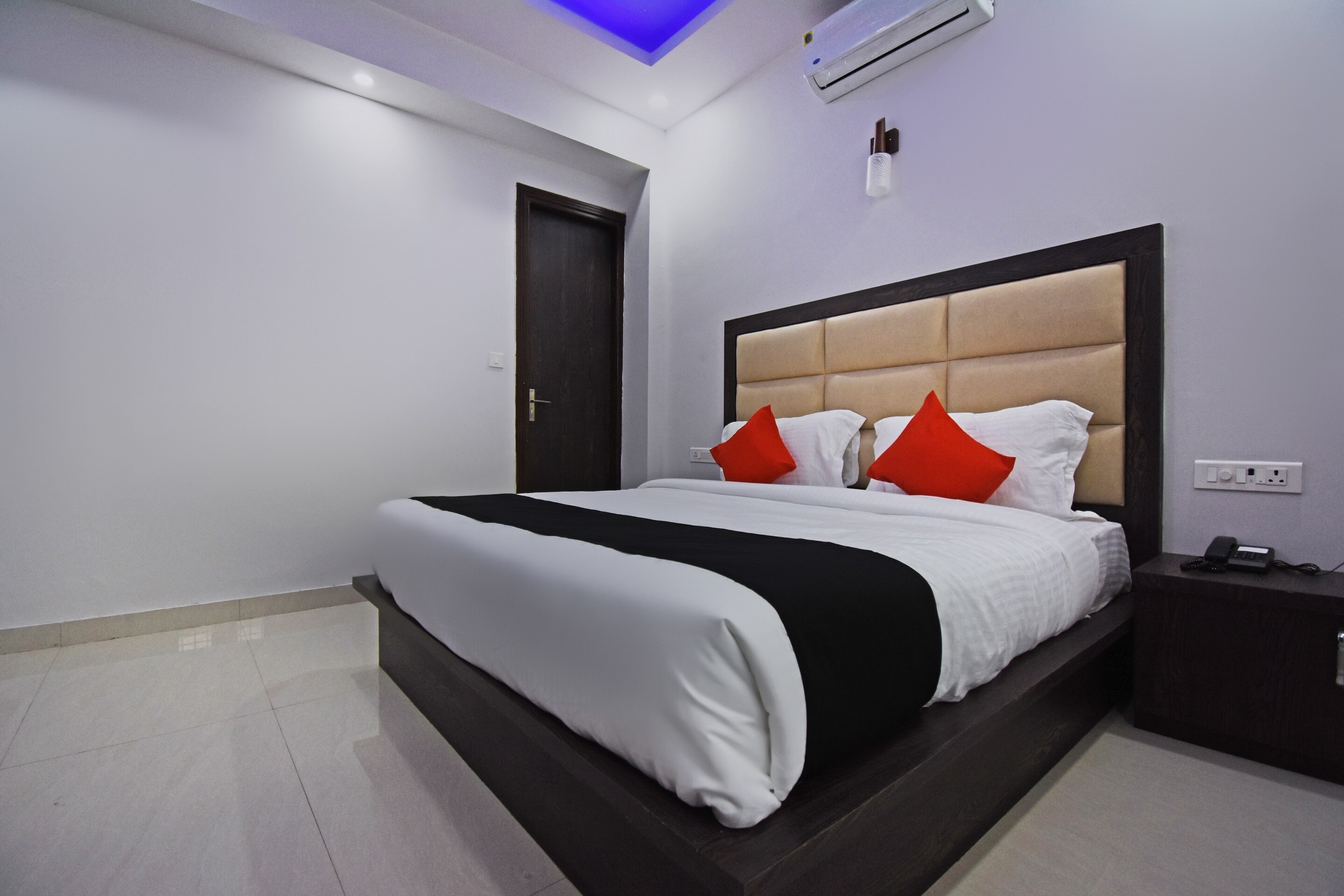 OYO 75263 Mayank Residency