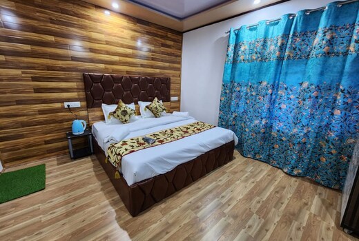 Hotel Lolab Valley