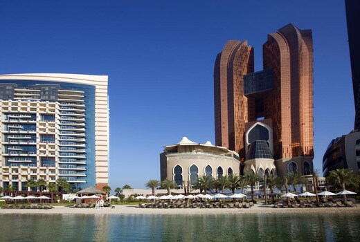 Bab Al Qasr Hotel