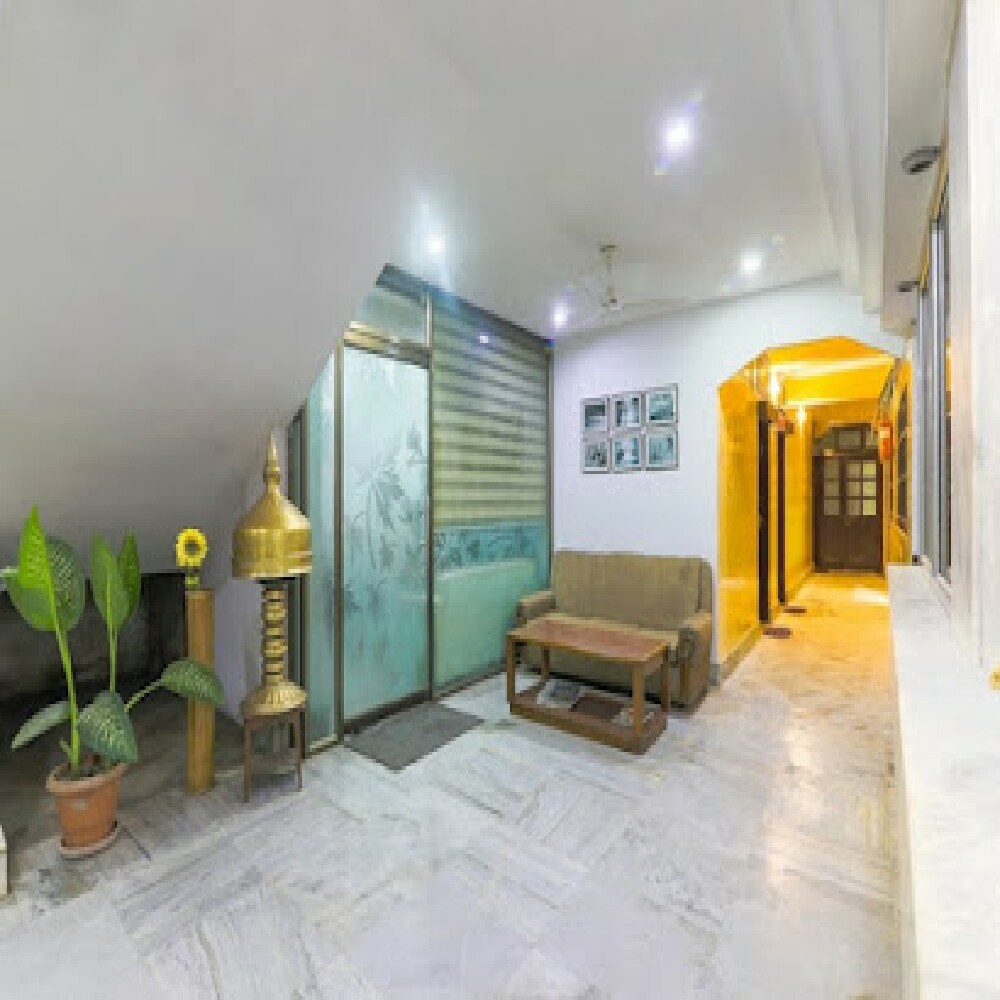 Hotel Abhijat