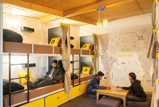 Lushtree backpackers