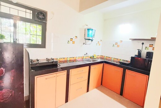 Colva Blossom 2bhk with Pool 5 min to Colva Beach