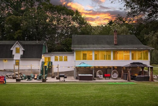 Luxuriously Restored Farm Cabin