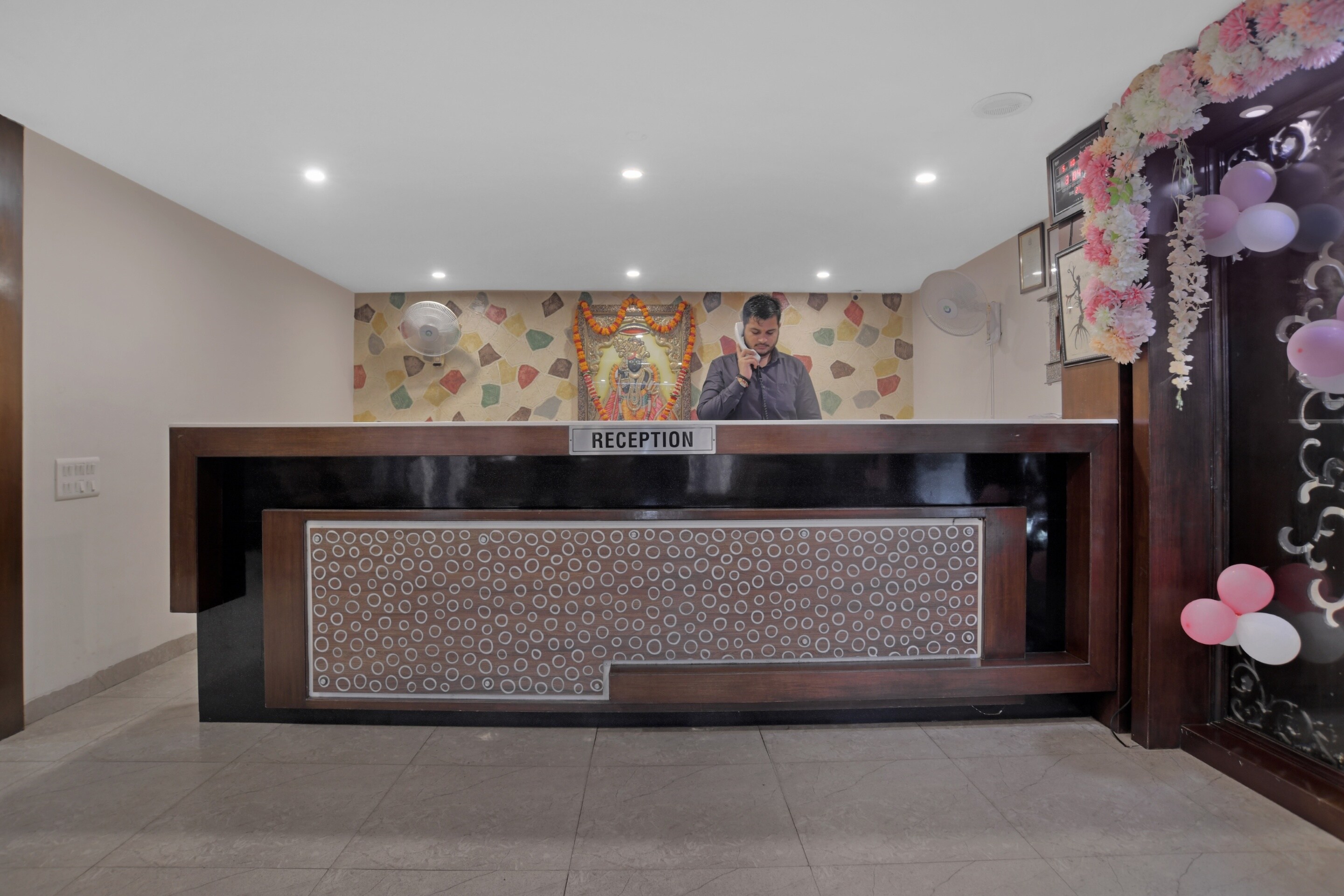 Super Townhouse Divya Palace