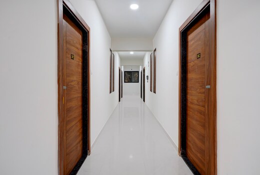 Hotel O Avanti Lodge