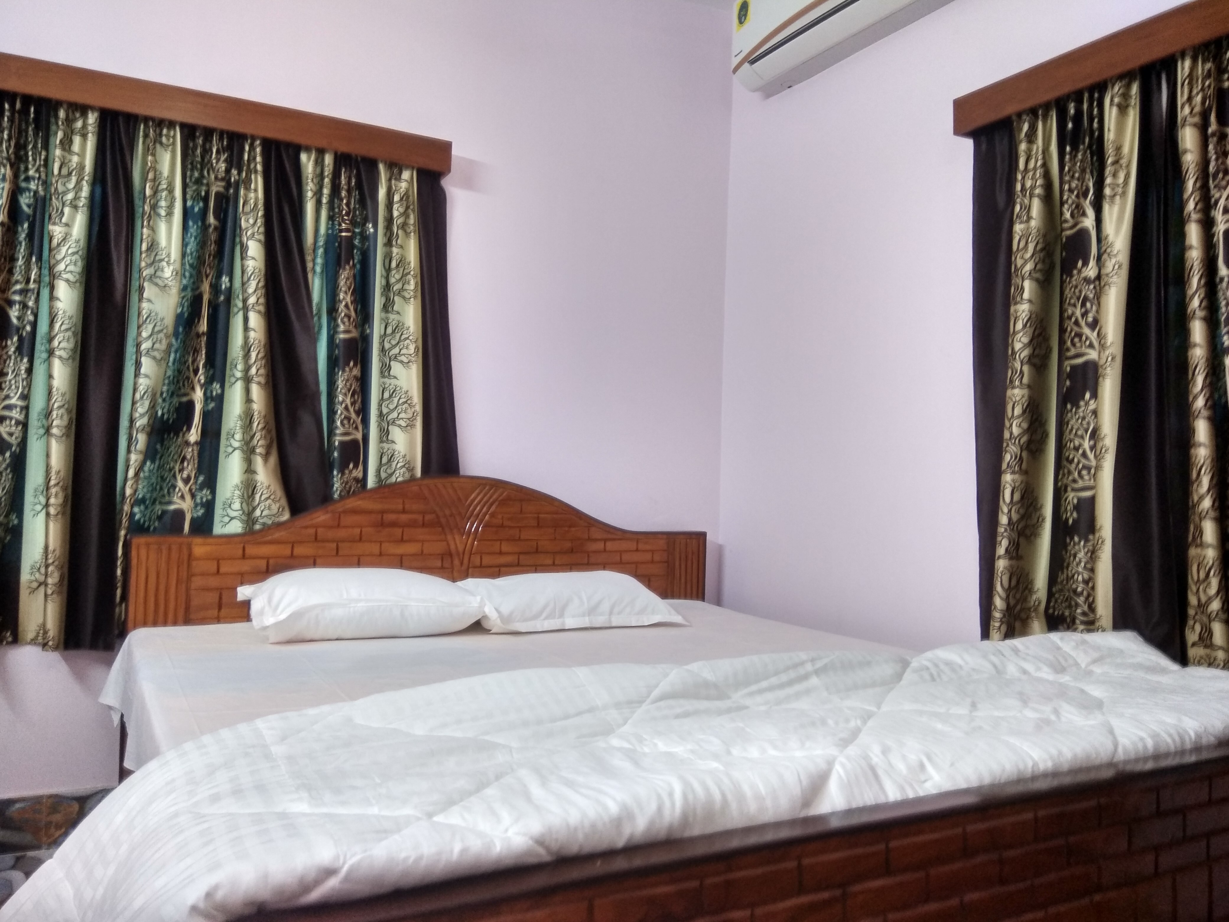 Roy Guest House