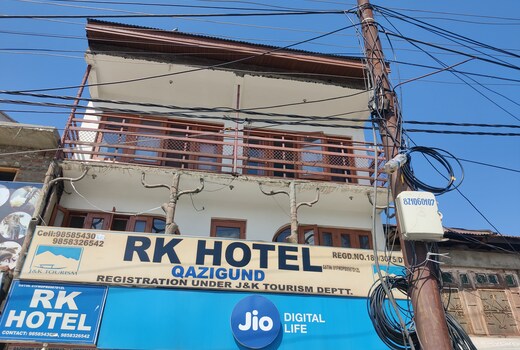 R K HOTEL QAZIGUND