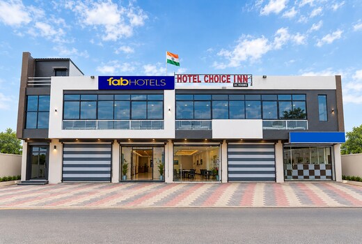 FabHotel Choice Inn