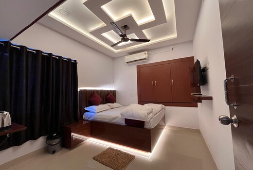 THE PEARL TOWER LODGE