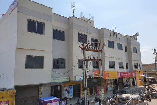 Manuhar Inn