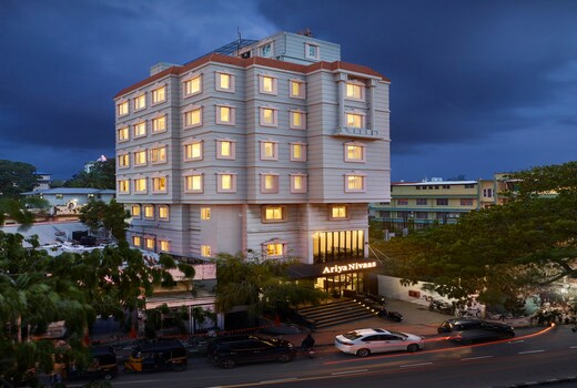 Ariya Nivaas - A Vegetarian Hotel