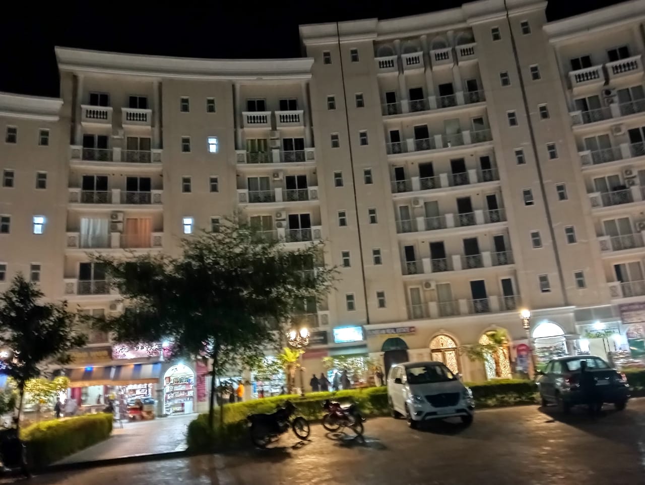 Hotel Omaxe Krishna Aavas