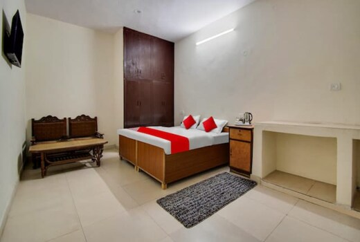 D R Guest House