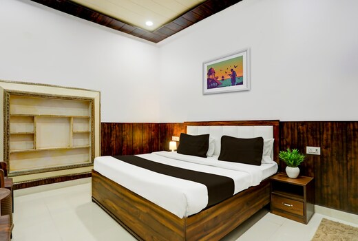 Hotel O NIKUNJ DHAM