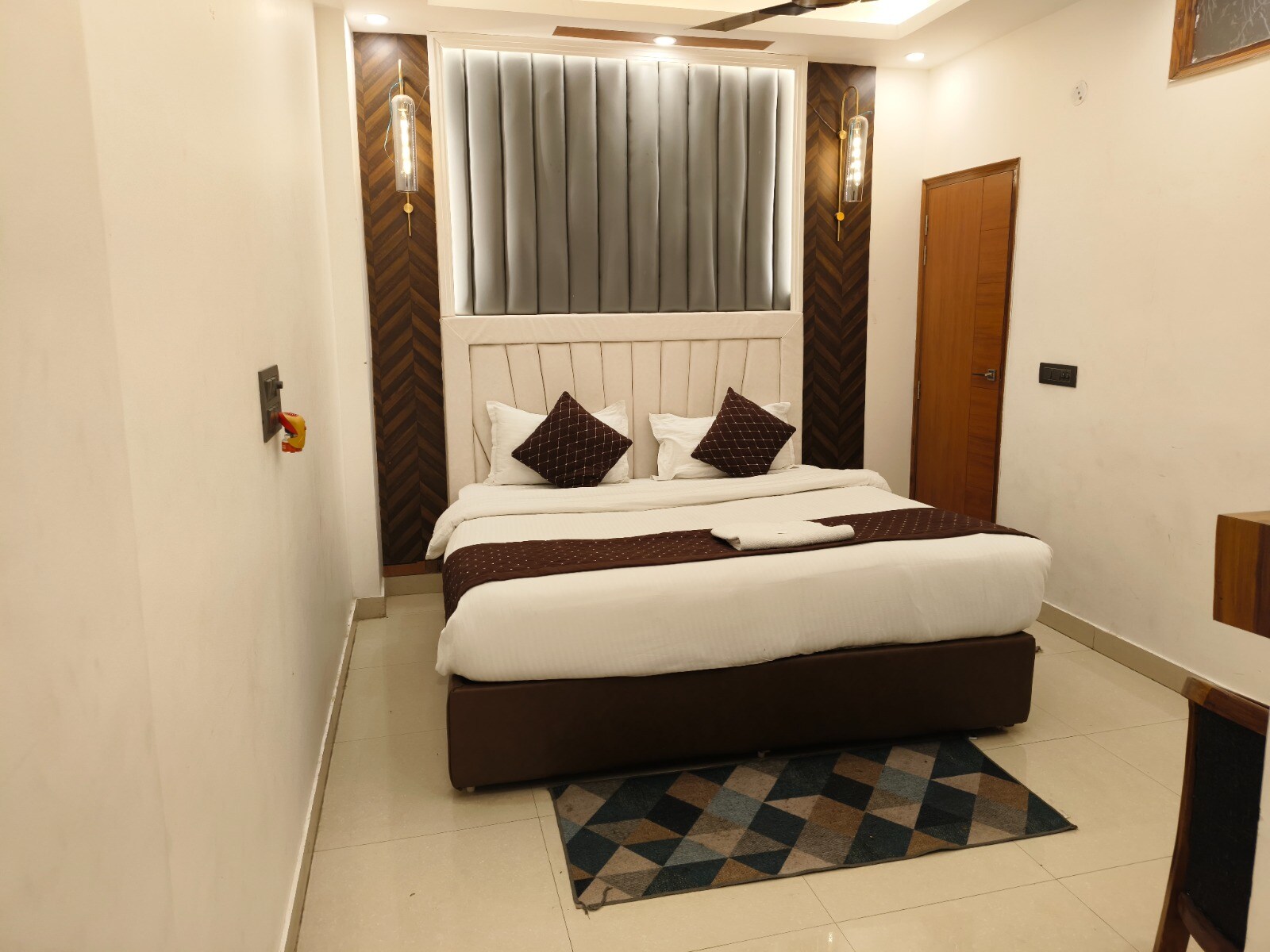 Charmwood Exotica A11