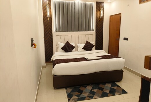 Charmwood Exotica A11