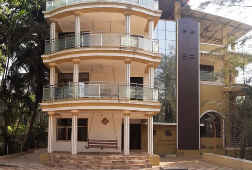 Madhusudha Jambhulpada- Villa by the river Amba