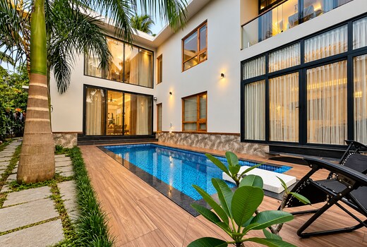 Aurora | Contemporary Luxury Pool Villa