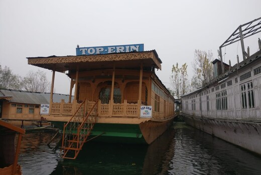 Houseboat Top-Erin