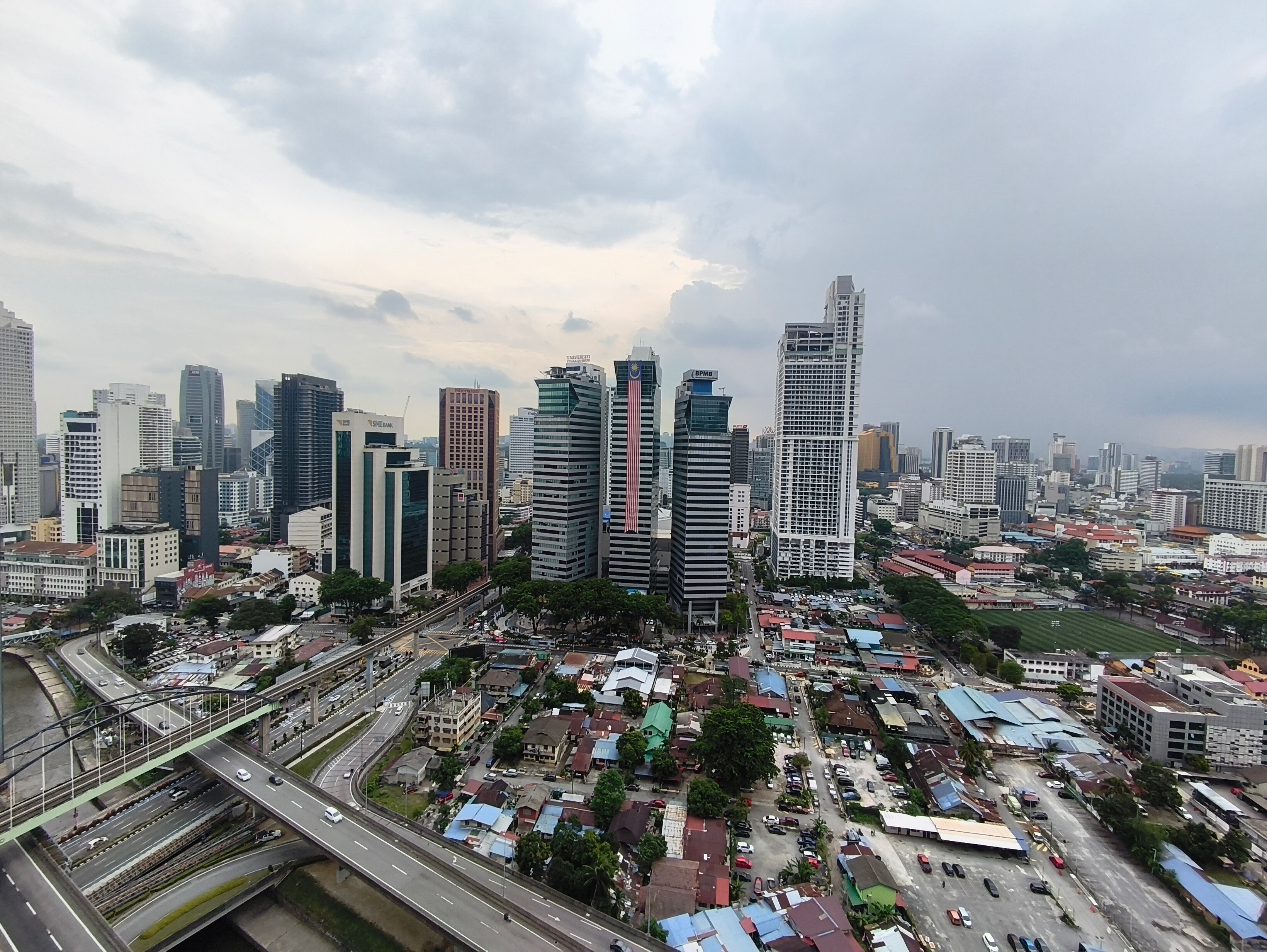 Summer Suites KLCC by CozyNest