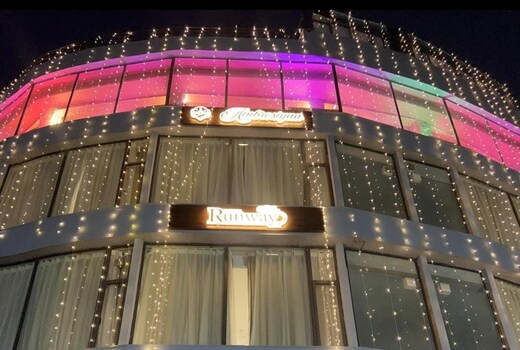 Hotel Runway Inn