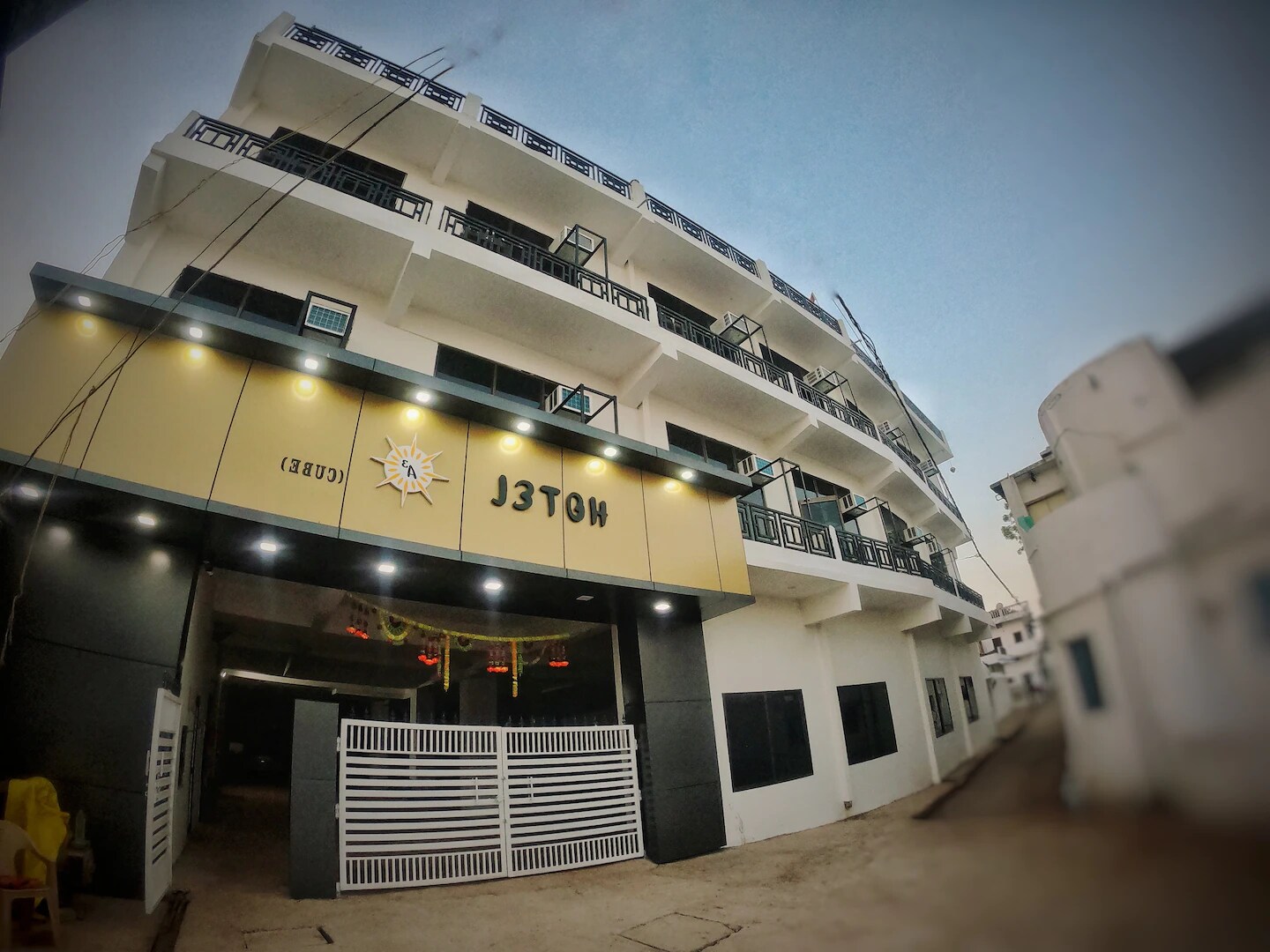 HOTEL AQ