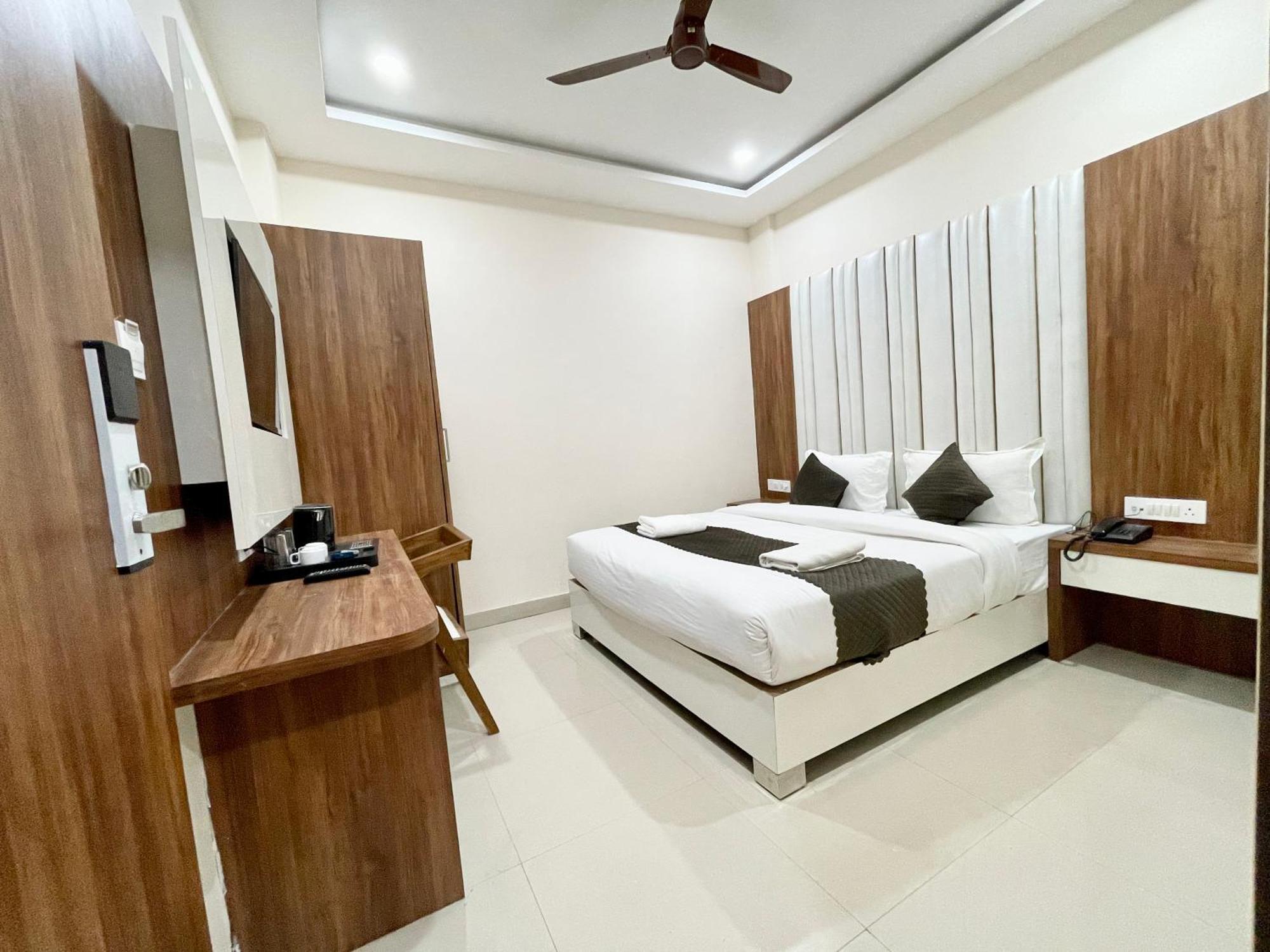 Hotel Shree Radha Krishna