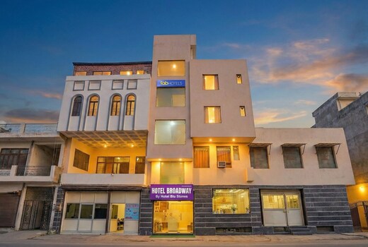 FabHotel Broadway