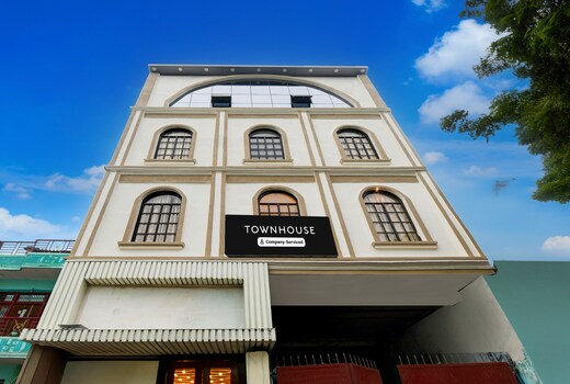 Super OYO Townhouse Varanasi Railway Junction