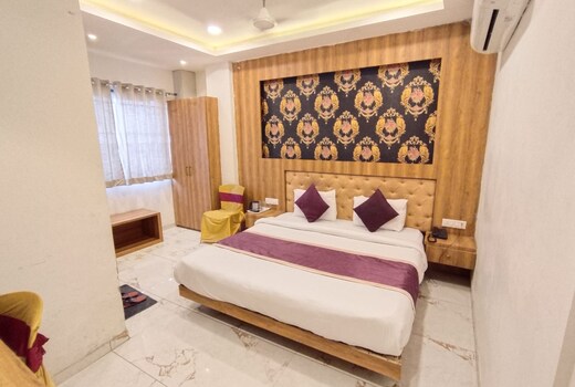 Hotel Purple Orchid