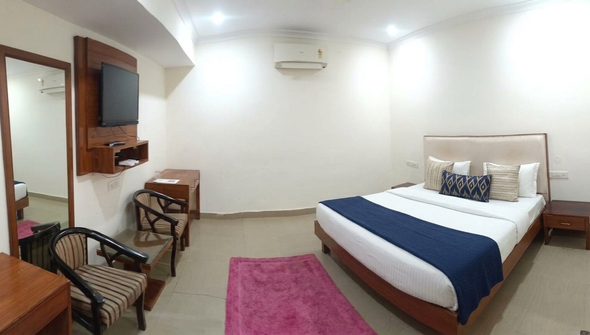 HOTEL LOTUS INN