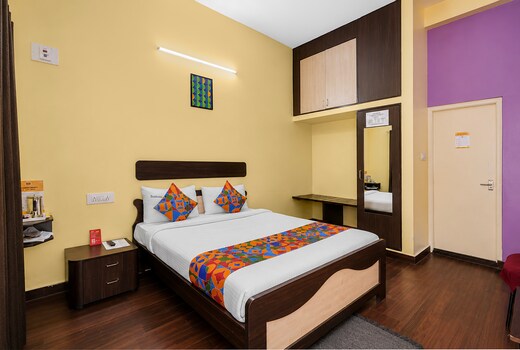 FabHotel Guru Comforts
