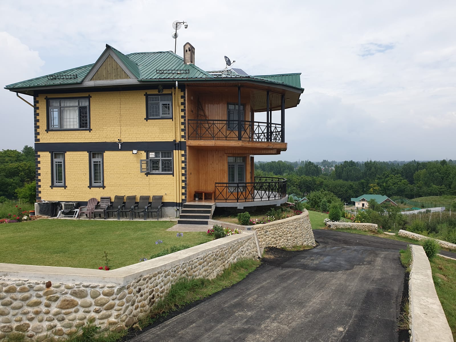 Apple Grove Resort by Arco