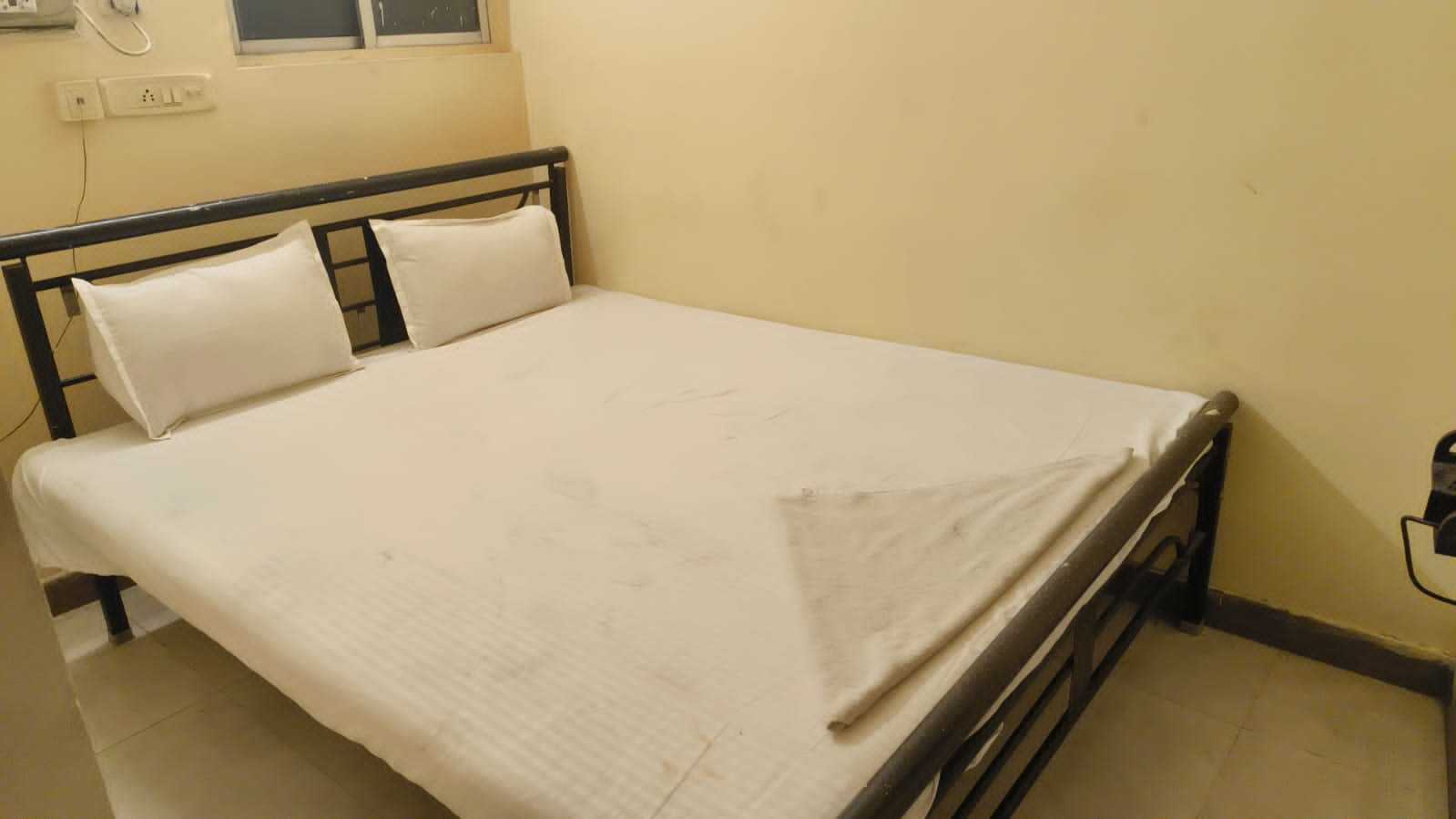 Hotel O THE S R INN