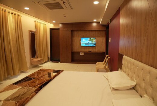 Vyshnavi Grand