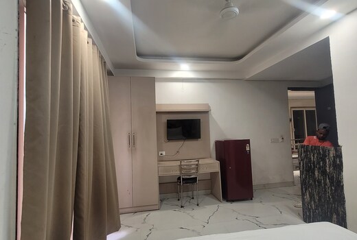 Ryoko Stays Modern Studio Opp Medanta Sector 39