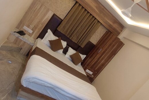 Hotel Shiromani Palace