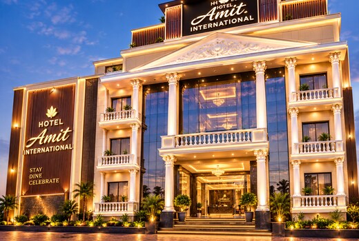 Hotel Amit International