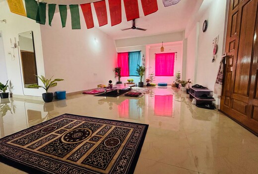 Aprillis Backpackers Hostel | 1.5Km From Guwahati Railway station