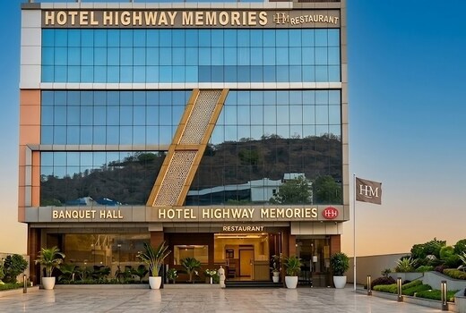 HOTEL HIGHWAY MEMORIES