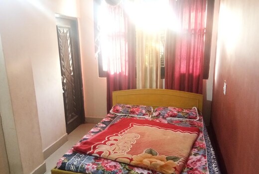 Gogna Guest House