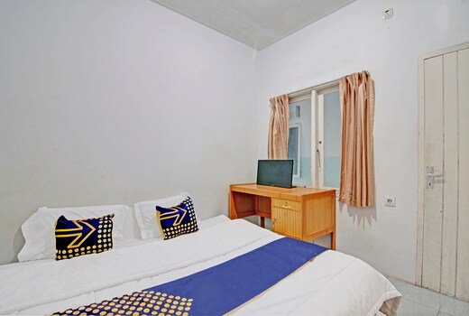Hotel O Arsen House